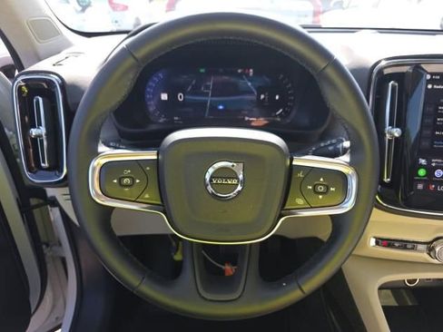 Used 2026 Volvo XC40 B5 Plus AWD/4WD image 9