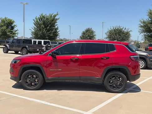 Used 2025 Jeep Compass Sport AWD/4WD image 6