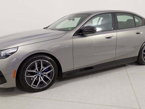 Used 2025 BMW i5 M60 image 4