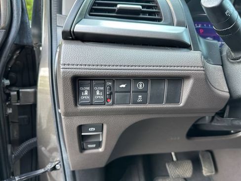 Used 2022 Honda Odyssey EX-L image 22