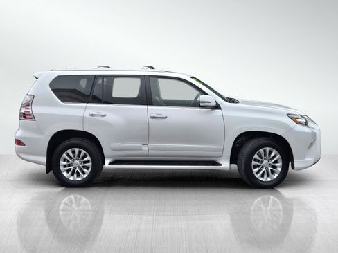 Used 2017 Lexus GX 460 Premium w/ Premium Package AWD/4WD image 3
