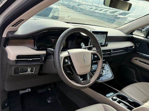 Used 2022 Lincoln Corsair Reserve w/ Equipment Group 201A image 5