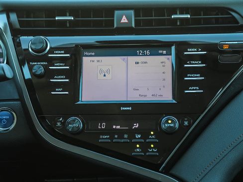 Used 2020 Toyota Camry LE image 14