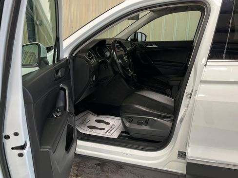 Used 2018 Volkswagen Tiguan SEL image 11