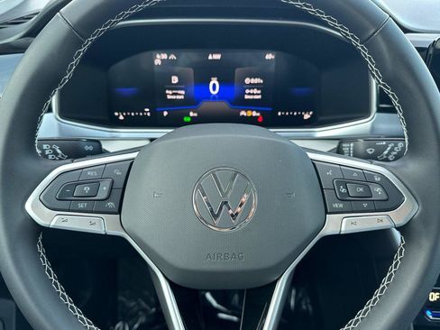 New 2026 Volkswagen Taos SE AWD/4WD image 22