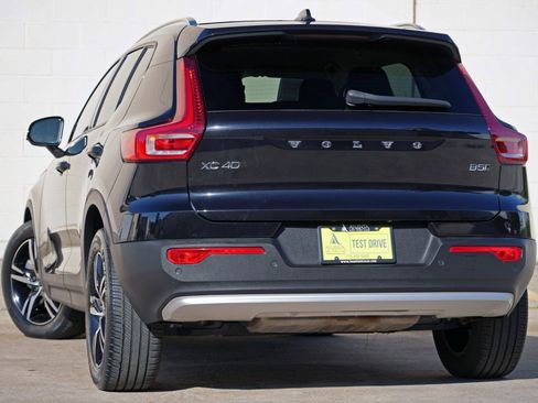 Used 2023 Volvo XC40 B5 Core w/ Protection Package Premier AWD/4WD image 5