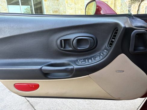 Used 2004 Chevrolet Corvette Coupe w/ Roof Package image 19