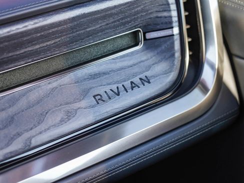 Used 2022 Rivian R1S Launch Edition image 22