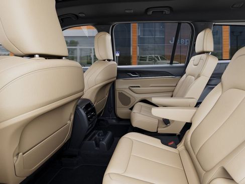 New 2025 Jeep Grand Cherokee L Limited AWD/4WD image 24