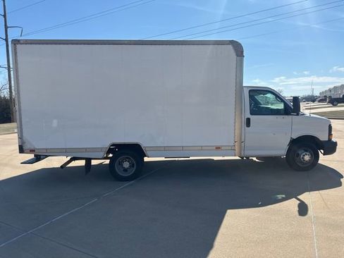 Used 2004 Chevrolet Express 3500 RWD image 6