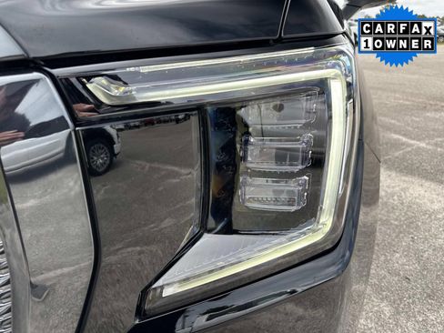 Used 2023 GMC Yukon XL Denali Ultimate image 10