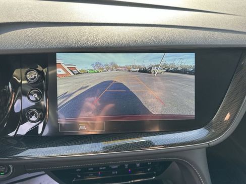 Used 2023 Buick Envision Essence image 24