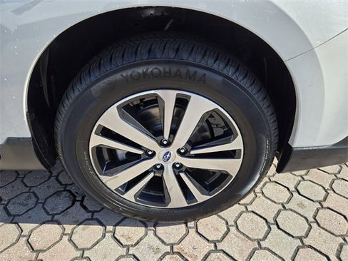 Used 2019 Subaru Outback 3.6R Limited image 23