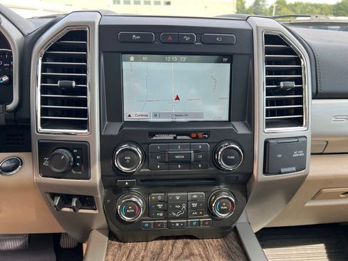 Used 2017 Ford F250 Lariat w/ Lariat Ultimate Package AWD/4WD image 8