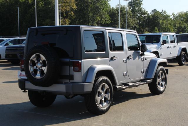 Used 2016 Jeep Wrangler Unlimited Sahara w/ Connectivity Group AWD/4WD image 5