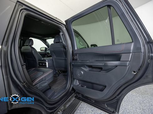 Used 2024 Ford Expedition Limited AWD/4WD image 36