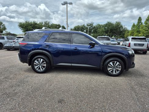 Certified 2023 Nissan Pathfinder SL AWD/4WD image 9