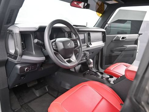 Used 2022 Ford Bronco 4-Door w/ Sasquatch Package AWD/4WD image 17