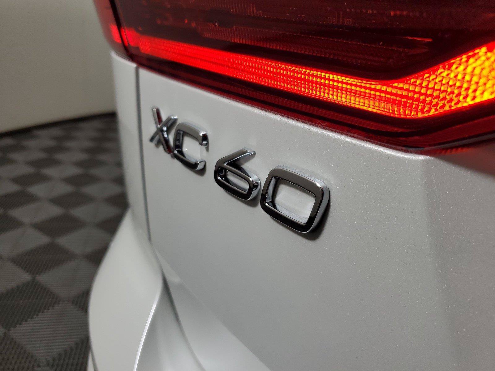 Used 2026 Volvo XC60 B5 Core w/ Climate Package AWD/4WD image 8