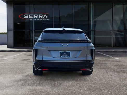 Certified 2024 Cadillac Lyriq Luxury AWD/4WD image 4