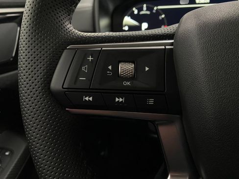 New 2025 Mitsubishi Outlander SE image 15