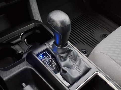 Used 2022 Toyota Tacoma SR5 image 9