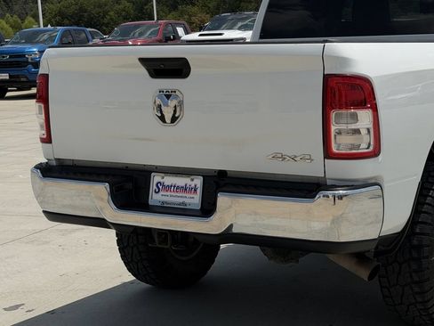 Used 2022 RAM 2500 Tradesman w/ Chrome Appearance Group AWD/4WD image 6