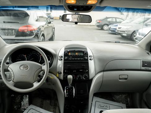 Used 2007 Toyota Sienna LE image 15