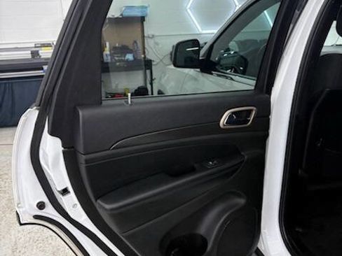 Used 2015 Jeep Grand Cherokee Laredo w/ Quick Order Package 23E image 28