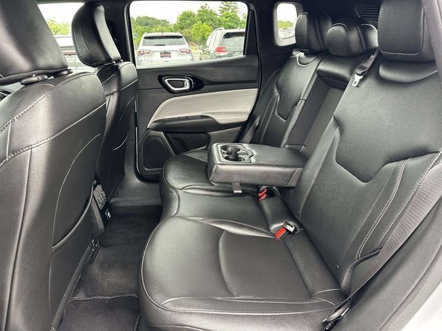 Used 2025 Jeep Compass Limited AWD/4WD image 15