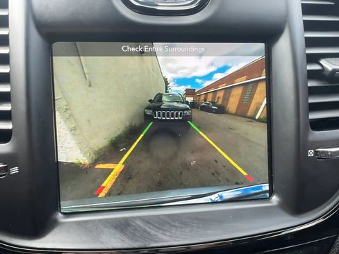 Used 2018 Chrysler 300 S w/ 300S Premium Group RWD image 25