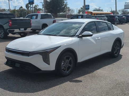 New 2026 Kia K4 FWD image 8