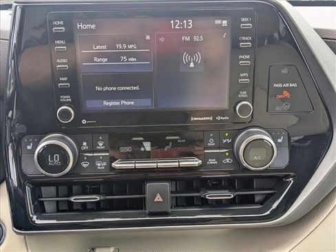 Used 2022 Toyota Highlander XLE image 13