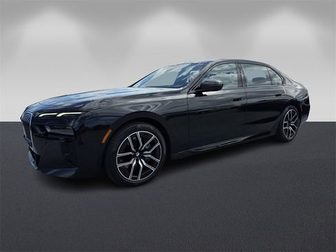 Certified 2023 BMW 740i image 8