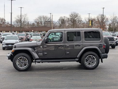 Used 2020 Jeep Wrangler Unlimited Sahara w/ Cold Weather Group AWD/4WD image 4