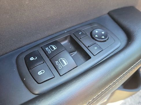Used 2022 Dodge Challenger GT AWD/4WD image 13
