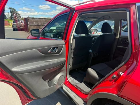 Used 2017 Nissan Rogue S w/ S Appearance Package AWD/4WD image 11