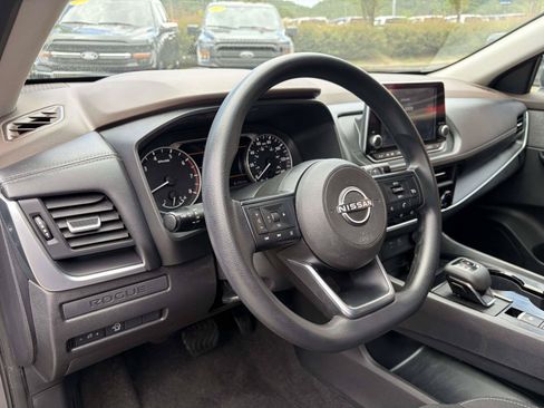 Used 2023 Nissan Rogue S FWD image 7