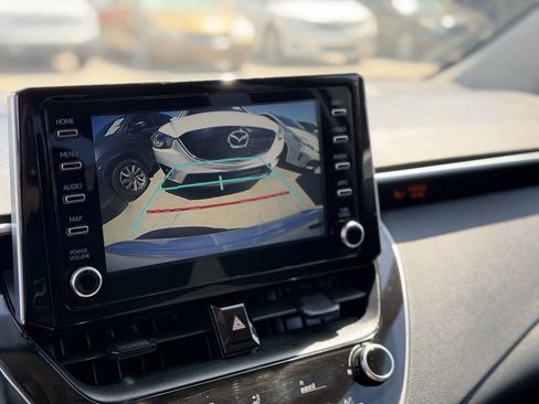 Used 2020 Toyota Corolla LE FWD image 13