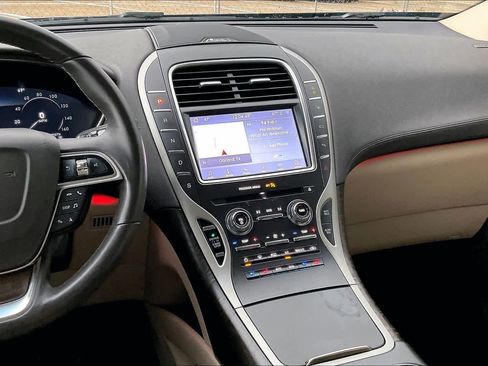 Used 2020 Lincoln Nautilus Reserve image 15