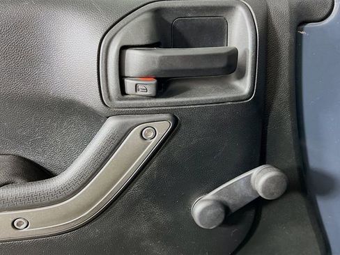 Used 2017 Jeep Wrangler Sport image 9