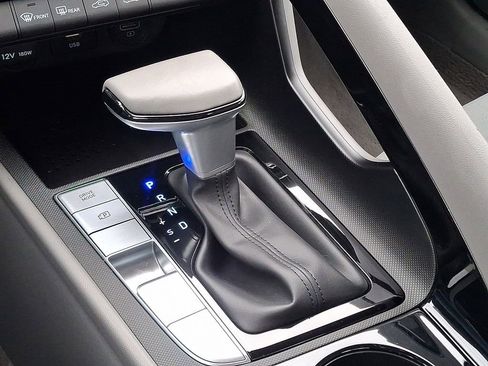 Used 2023 Hyundai Elantra SEL w/ Convenience Package image 16