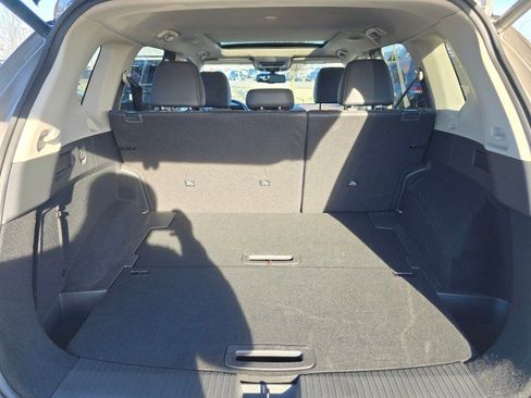 Used 2023 Nissan Rogue Platinum w/ Platinum Premium Package image 16