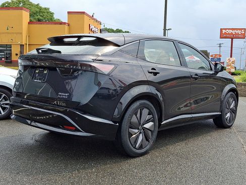 Used 2024 Nissan Ariya AWD image 7