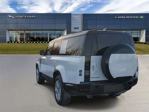 New 2026 Land Rover Defender 130 X-Dynamic SE image 2