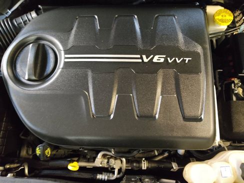 Used 2021 Jeep Cherokee Latitude Lux w/ Comfort/Convenience Group image 30