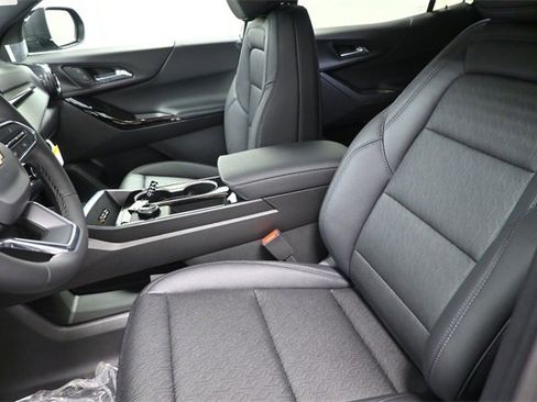 New 2026 Chevrolet Equinox LT w/ Convenience Package II image 13