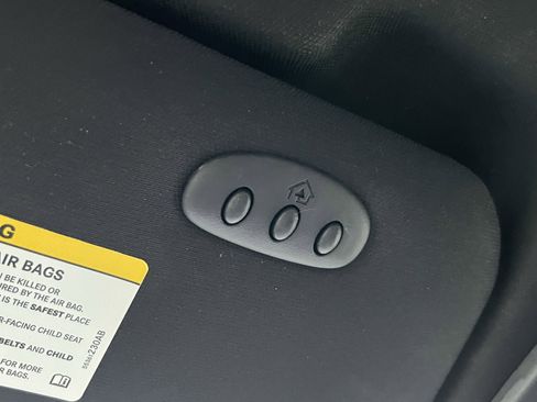 Used 2013 Chrysler 200 Touring w/ S Exterior Appearance Pkg image 31