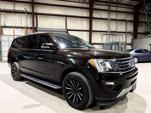Used 2021 Ford Expedition Max XLT image 2