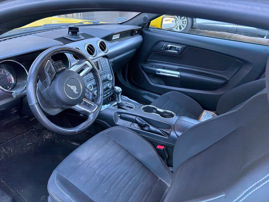 Used 2015 Ford Mustang Coupe RWD image 5